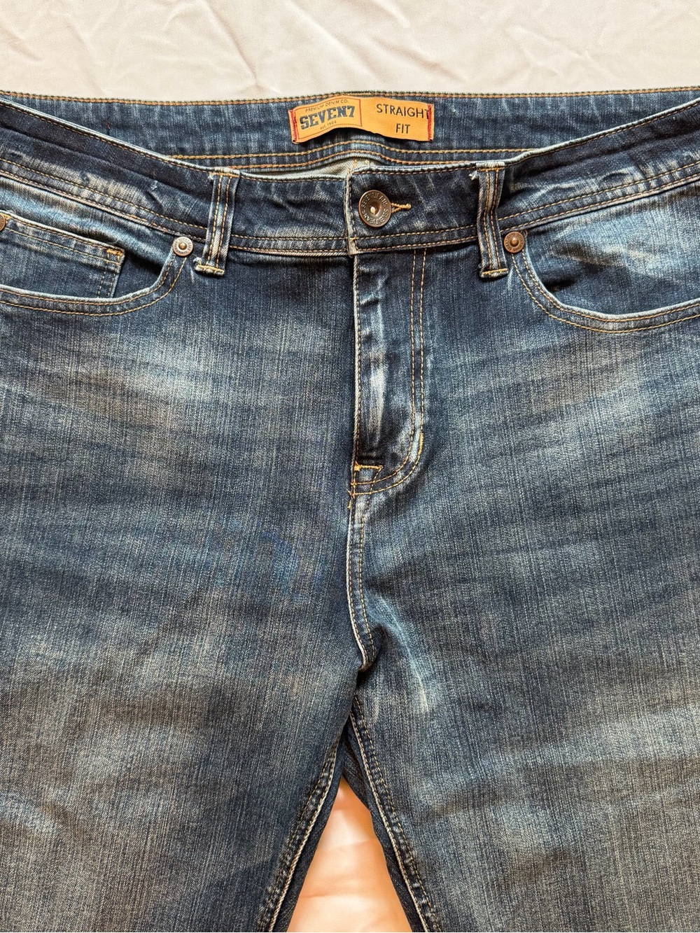 Seven7 Straight Fit Denim Jeans in Faded Blue 36x32